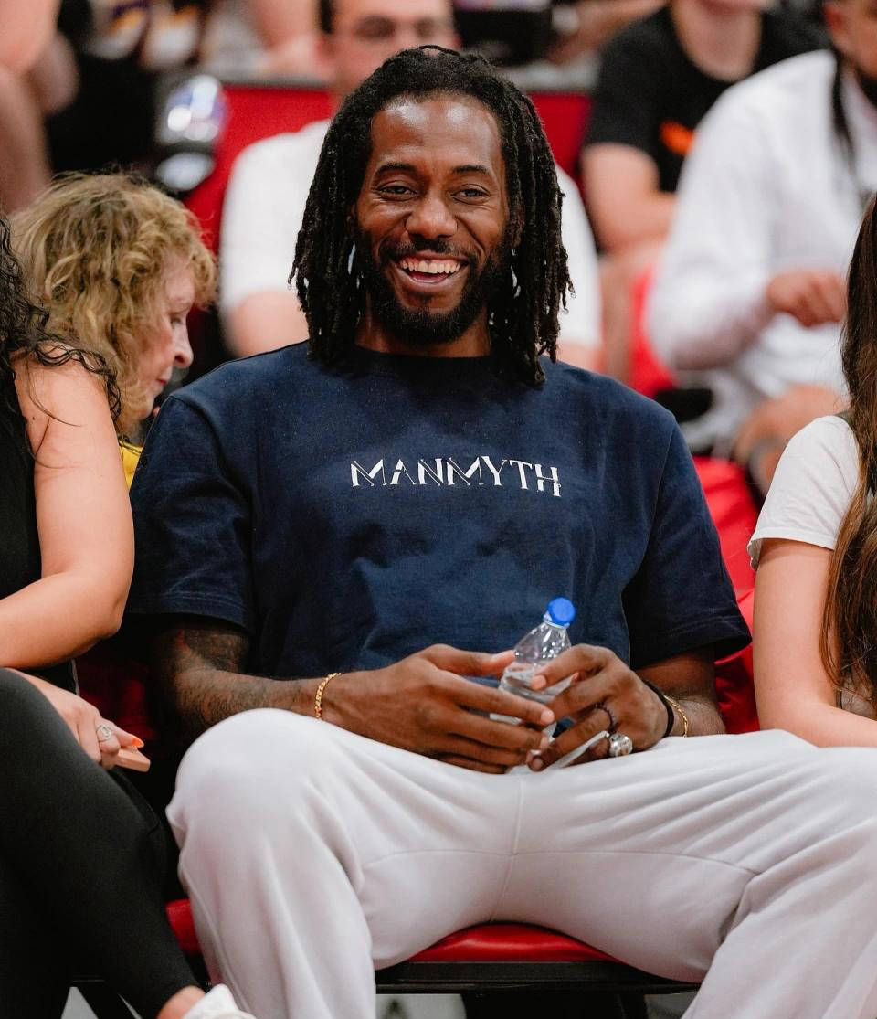 孔蒂：球迷应忽略球队的谣言；欧洲裁判比意甲好？我不聊这个（孔蒂：请球迷别信球队传闻；欧战裁判是否优于意甲？此话题我不置评）