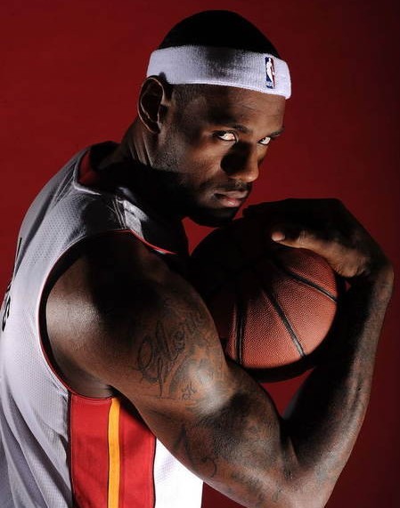 泽卡：瓦科的续约取决于他自己，但我希望明年能和他并肩作战（泽卡：瓦科去留由他本人决定，我盼明年继续与他并肩作战）