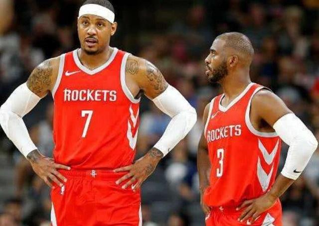 东契奇：斯玛特给替补席带来了能量，他说啥我们都会听（东契奇称斯玛特点燃替补席：他开口，全队都听）