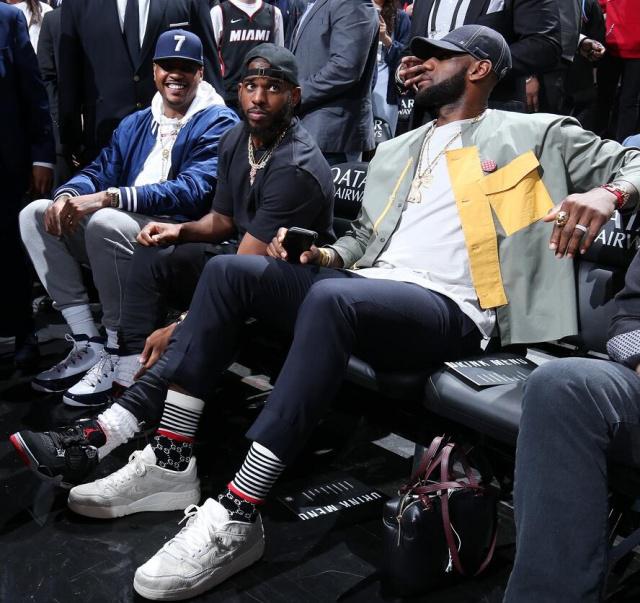 为庆祝美加墨世界杯，与刺客足球鞋融合设计的科8将进行复刻（致敬美加墨世界杯，融入刺客元素的科比8即将复刻）