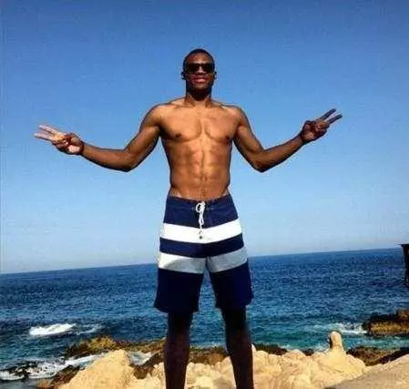 路易斯-苏亚雷斯：踢拜仁我们表现出色；巴黎也非常难对付（路易斯-苏亚雷斯：战拜仁表现上佳，巴黎同样难缠）