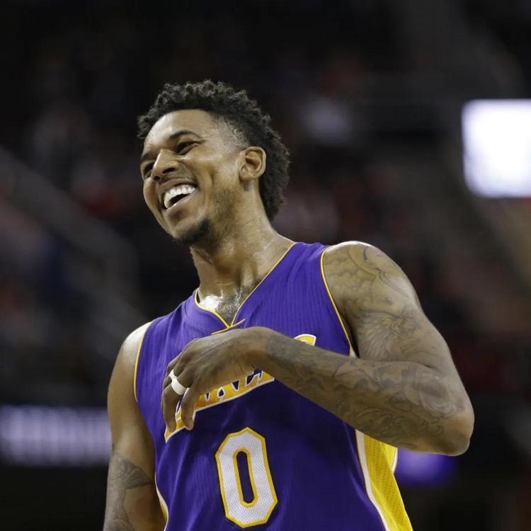 罗马诺：迪乌夫的最终转会费为2500万欧元，并已确保全额支付（罗马诺：迪乌夫最终身价2500万欧，款项已全部到位）