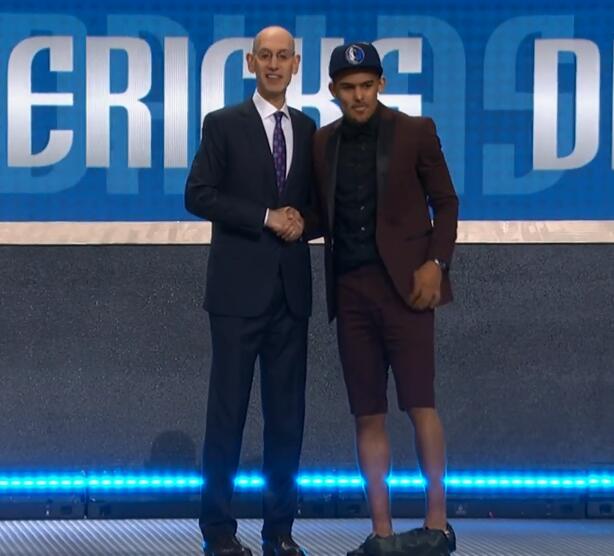 对阵都灵世界波破门，拉比奥攻入米兰生涯首球（拉比奥世界波斩都灵，打进米兰生涯首球）