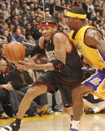 戏剧性拉满，内马尔自八月初后首次破门随后又送出一粒点球（戏剧反转：内马尔八月初后首球入账，随后又送点球）