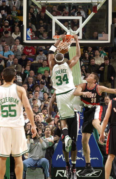 卢：如果我们要摆脱目前的困境 要从小卡和哈登两个人开始（泰伦·卢：要走出困境，必须由小卡和哈登带头）