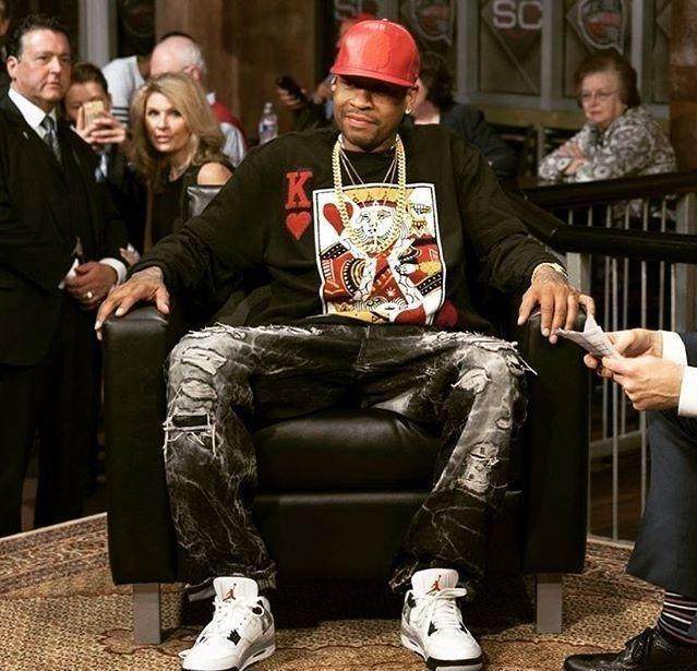 左手小拇指碰到！克拉克碰球出界 森林狼挑战失败（回放证实克拉克左手小拇指先碰球出界，森林狼挑战未果）