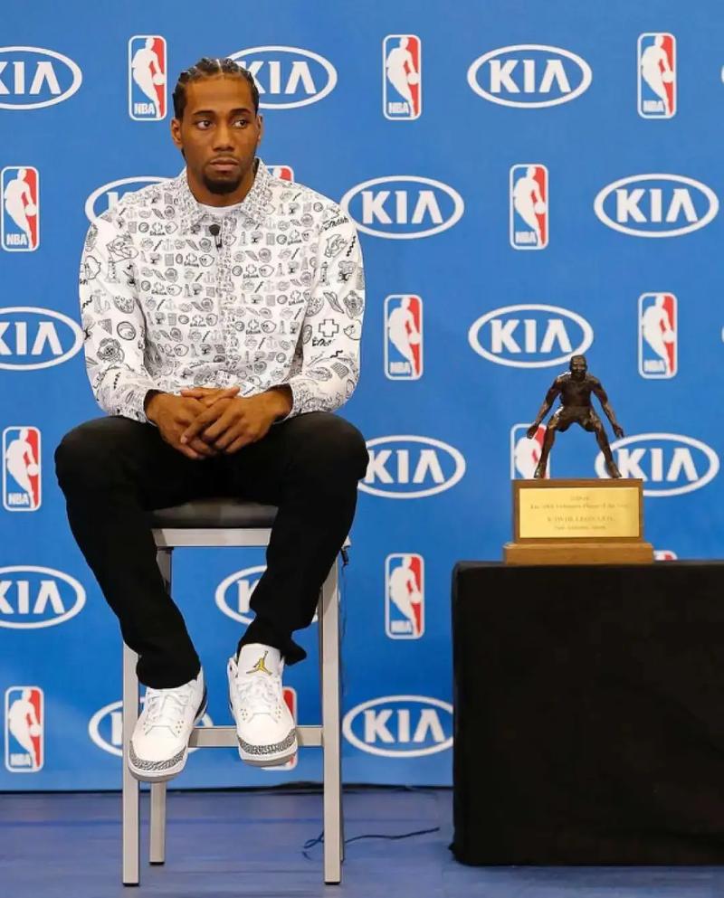 小法：意大利不认同青训越级提拔；相信莫拉塔会重新振作起来（法布雷加斯：意大利不赞同青训跳级提拔，坚信莫拉塔会走出低谷）