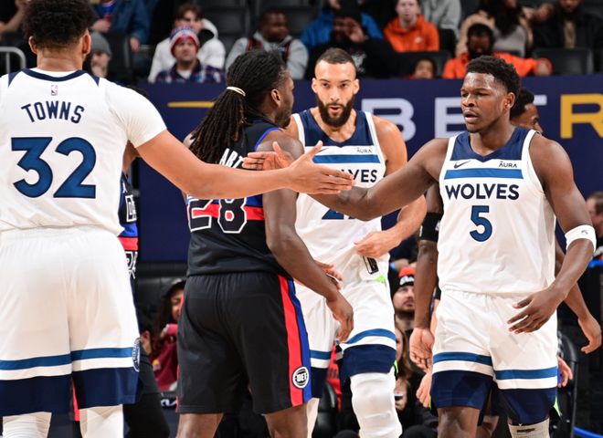 这队今天像是无敌模式（这队今天无人能挡）