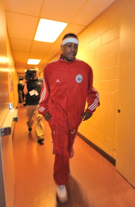 火箭只打27场联盟最少！连输西部倒数球队 12月剩余3场对阵湖骑步（火箭本季仅打27场居联盟最少，连负西部末尾球队，12月仅余三战对湖人、骑士、步行者）