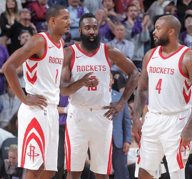 2平4负，海港为亚冠东亚赛区唯一一支还未取胜的俱乐部（2平4负，海港成亚冠东亚区唯一未尝胜绩球队）