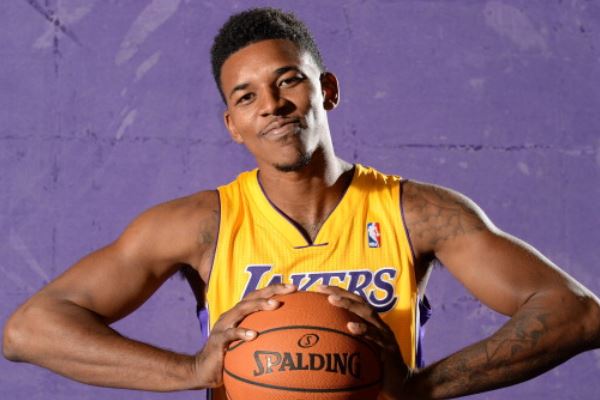 马卡：赫伊森在高强度比赛中表现糟糕，他需要提升防守硬度（马卡：赫伊森硬仗发挥不佳，需提高防守强度）