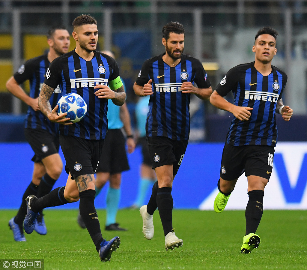 卡鲁索：7尺文班和所有人都是错位（卡鲁索：身高七尺的文班对任何防守者都是错位）