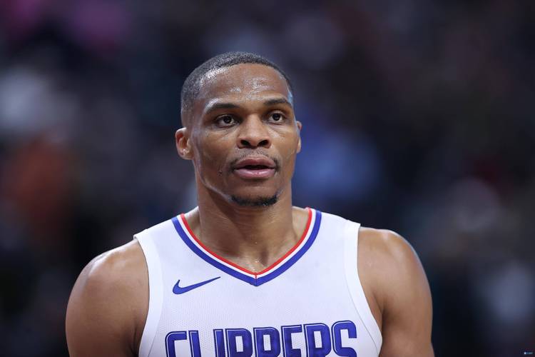 马丁内斯：C罗仍是关键球员，有他在的葡萄牙会更强大（马丁内斯：C罗依旧是核心，他在阵中葡萄牙更强大）