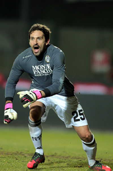 NBA每日最佳：约翰逊背靠背三双&拉文42分，哈登34分里程悲（NBA今日之最：约翰逊连场三双，拉文42分，哈登34分成里程悲）