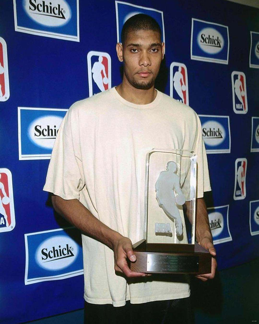 西甲：皇马客场2-2战平比利亚雷亚尔（西甲：皇马客场2-2平比利亚雷亚尔）