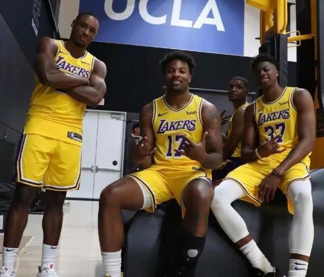 手感火热！齐麟三分7中5贡献19分4篮板（齐麟手感爆棚：三分7投5中，砍下19分4篮板）