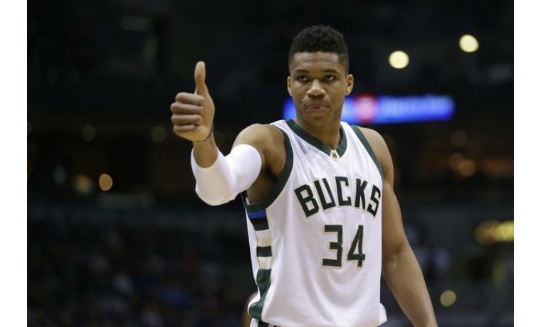 NBA历史第三人！约基奇多次在圣诞大战砍下三双（约基奇成NBA史上第三位在圣诞大战多次砍下三双的球员）