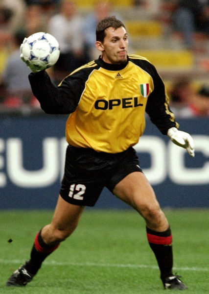 为纪念马拉多纳去世五周年，巴塞罗那阿根廷领事馆举办艺术展（巴塞罗那阿根廷领事馆举办艺术展，致敬马拉多纳逝世五周年）