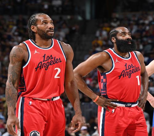 过去4年，足坛仅姆巴佩一人每年均入选FIFPro年度最佳阵容（近四年仅姆巴佩连续入选FIFPro年度最佳阵容）