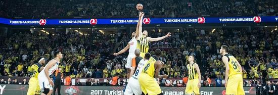 强队从不依赖运气（强队靠实力，不靠运气）