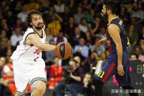 浓眉成为东契奇后首位至少获得35分15篮板的独行侠球员（浓眉继东契奇之后，成为首位至少砍下35分15篮板的独行侠球员）