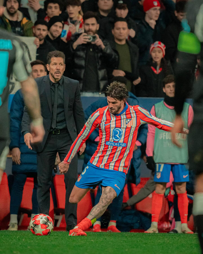 官方：原助理教练彼泽森出任谢周三新帅（官宣：前助教彼泽森接任谢周三主帅）