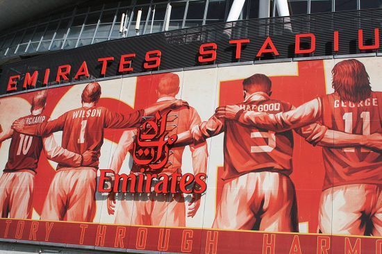 外线手感热！姜伟泽打满首节5中4拿到11分2助 三分4中3（首节打满火力爆棚！姜伟泽5投4中砍11分2助，三分4中3）