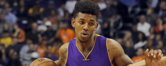 明年海港真不一定拿冠！毕竟连续4年拿第一很少 重要是申花没亚冠（海港明年未必赢冠：四连冠罕见，更关键申花无亚冠压力）