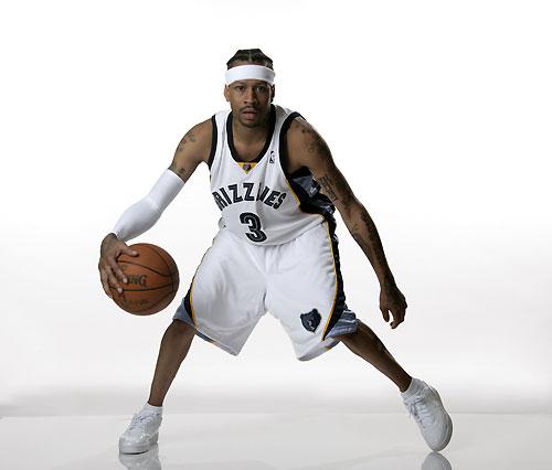 CBA战报：诺威尔20分6板，山西103-77大胜同曦（CBA快讯：山西103-77轻取同曦，诺威尔砍下20分6篮板）